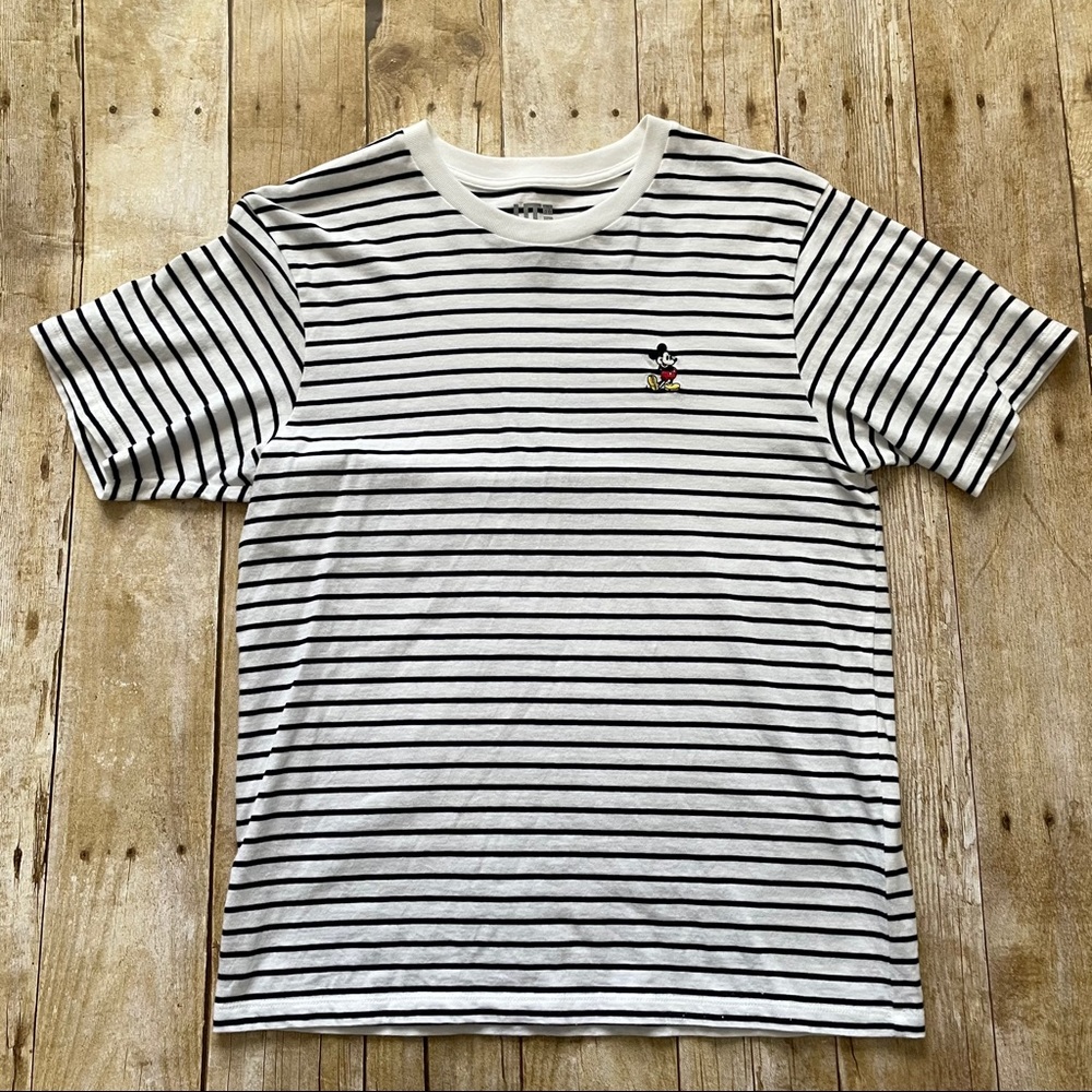 Uniqlo Black and White Striped Short Sleeve Tee